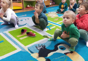 „Happy joga” – zajęcia odprężająco – relaksacyjne.