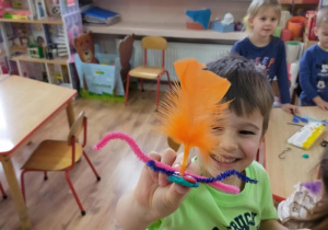 "Bajka o dzielnym króliczku i potworze spod łóżka".