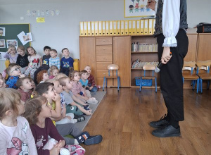 Maluchy na koncercie "Wiosenna muzyka".