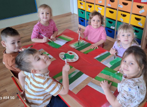 "Już kwitną tulipany" - realizacja Międzynarodowego Projektu Edukacyjnego "Kreatywne prace plastyczne".