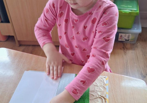 "Już kwitną tulipany" - realizacja Międzynarodowego Projektu Edukacyjnego "Kreatywne prace plastyczne".
