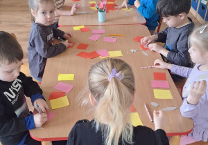 "Już kwitną tulipany" - realizacja Międzynarodowego Projektu Edukacyjnego "Kreatywne prace plastyczne".