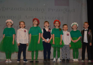 Dzieci z PM nr 8 prezentują swój występ sceniczny