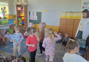 Tuptusie na spotkaniu z Pielęgniarką.
