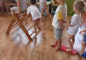 „Ruch to zdrowie” – zabawy ruchowe i konkurencje sportowe. Realizacja innowacji pedagogicznej "Zdrowo zakręceni".