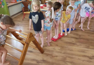 „Ruch to zdrowie” – zabawy ruchowe i konkurencje sportowe. Realizacja innowacji pedagogicznej "Zdrowo zakręceni".