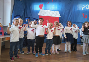 Tuptusie na przedszkolnym Święcie Niepodległości