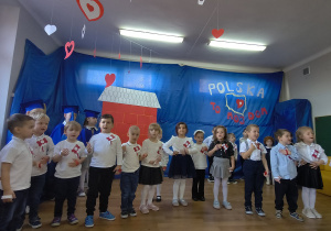 Tuptusie na przedszkolnym Święcie Niepodległości