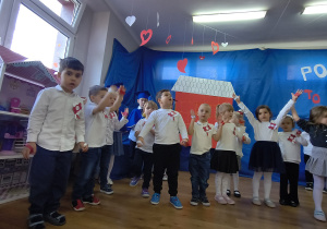 Tuptusie na przedszkolnym Święcie Niepodległości