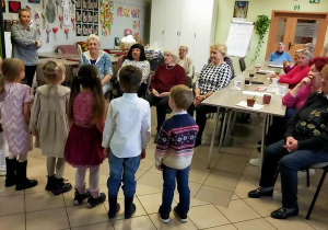Obchody "Ogólnopolskiego Dnia Seniora" - wyjście do Centrum Seniora.