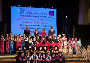 Wspólne zdjęcie wszystkich uczestników Przeglądu
