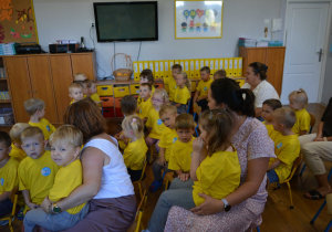 dzieci na uroczystości Pasowania na Przedszkolaka
