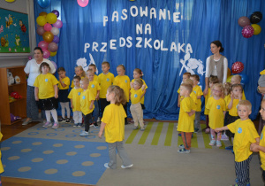 Zabawy na uroczystości Pasowania na Przedszkolaka