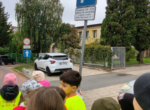 Promyczki 23 września. Bezpieczny spacer. Zapoznanie z przepisami ruchu drogowego.
