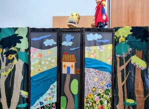 "Bajkowa karuzela z lalkami" - przedstawienie teatru Psikus z Łodzi.