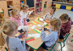 "Czy liście są takie same?" - realizacja zadania w ramach Ogólnopolskiego Projektu Edukacyjnego "Promyczek - Pytam, Działam, Odkrywam".
