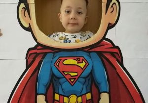 Julek jako Super Men.