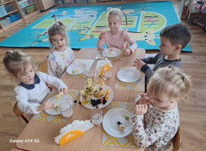 "Owoce na patyczku" - realizacja innowacji pedagogicznej "Zdrowo zakręceni".