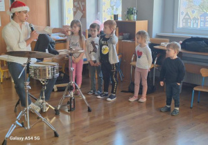 "Im bliżej świąt, tym więcej perkusistów" - świąteczna audycja z Bachmanem.