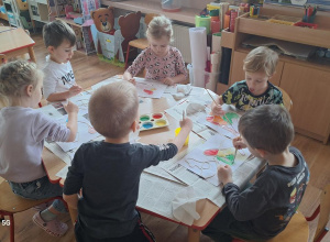 "Esy floresy malowane sznurkiem i akwarelą" - realizacja Międzynarodowego Projektu Edukacyjnego "Kreatywne prace plastyczne".
