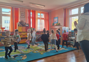„Nasze emocje - strach” – zabawy w oparciu o bajkę terapeutyczną pt. "Straszka".