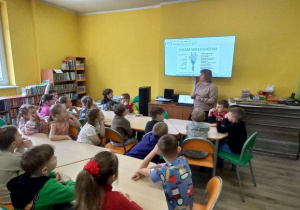 Pani Bibliotekarka opowiada o palmie wielkanocnej