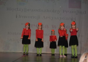 Dzieci z PM nr 3 prezentują swój występ sceniczny