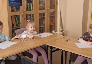 Tuptusie na zajęciach w Bibliotece Pedagogicznej - "Wielkanocne idą święta".