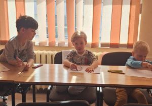 Tuptusie na zajęciach w Bibliotece Pedagogicznej - "Wielkanocne idą święta".