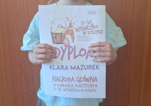 Laureatka Nagrody Głównej - Klara z dyplomem.