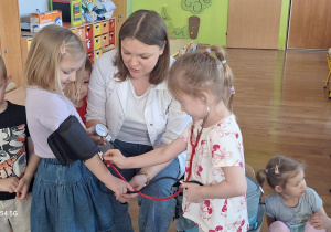 Tuptusie na spotkaniu z Pielęgniarką.