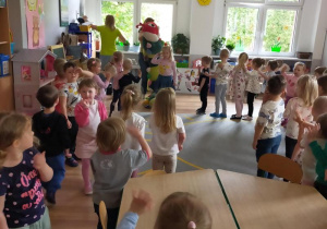 Tuptusie na spotkaniu z autorką książek dla dzieci.