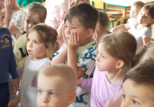Tuptusie na spotkaniu z autorką książek dla dzieci.