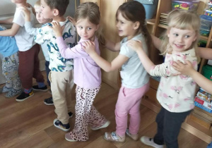 Tuptusie na spotkaniu z autorką książek dla dzieci.