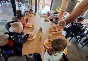 Zabawy w Figlarni - wycieczka do Borysewa