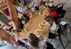 Zabawy w Figlarni - wycieczka do Borysewa