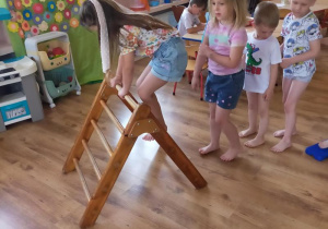 „Ruch to zdrowie” – zabawy ruchowe i konkurencje sportowe. Realizacja innowacji pedagogicznej "Zdrowo zakręceni".
