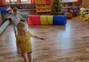 „Ruch to zdrowie” – zabawy ruchowe i konkurencje sportowe. Realizacja innowacji pedagogicznej "Zdrowo zakręceni".