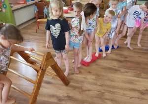„Ruch to zdrowie” – zabawy ruchowe i konkurencje sportowe. Realizacja innowacji pedagogicznej "Zdrowo zakręceni".