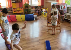 „Ruch to zdrowie” – zabawy ruchowe i konkurencje sportowe. Realizacja innowacji pedagogicznej "Zdrowo zakręceni".