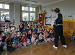 ,, O śpiewie operowy i rozrywkowym".
