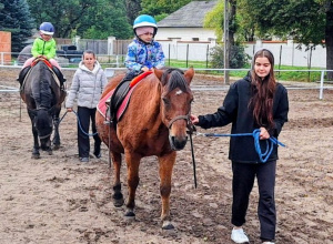 Wycieczka do Stajni u Kowala w Nieborowie cz.1