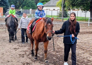 Wycieczka do Stajni u Kowala w Nieborowie.