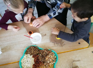 ,, Kwiaty z darów jesieni" .