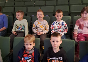 W oczekiwaniu na spektakl