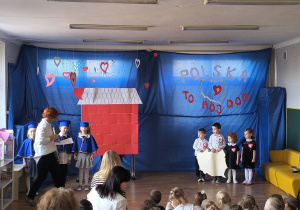 Tuptusie na przedszkolnym Święcie Niepodległości