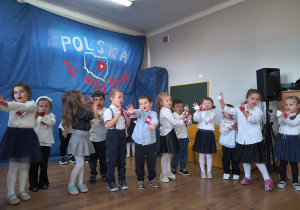 Tuptusie na przedszkolnym Święcie Niepodległości