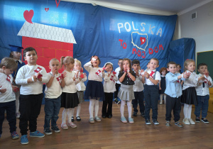 Tuptusie na przedszkolnym Święcie Niepodległości