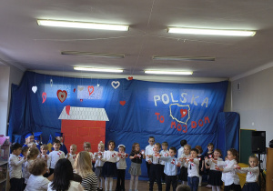 Tuptusie na przedszkolnym Święcie Niepodległości