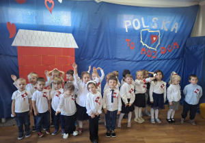 Tuptusie na przedszkolnym Święcie Niepodległości